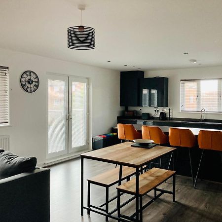 Spacious Newly Built Apartment Rhos On Sea, Colwyn Bay Zewnętrze zdjęcie