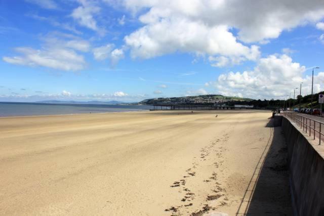 Spacious Newly Built Apartment Rhos On Sea, Colwyn Bay Zewnętrze zdjęcie